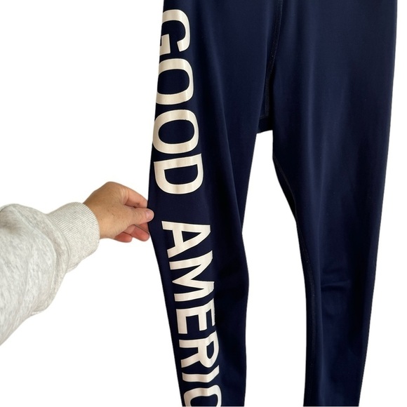 Good American The Core Power Legging, Navy w/ Side Logo, Size 0 (XS) - Picture 6 of 10